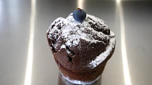 Gâteau au chocolat et fruits rouges