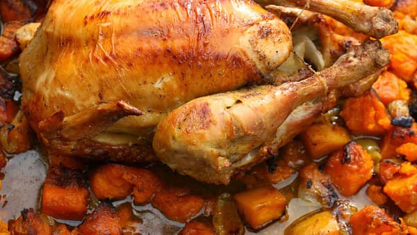 Cuisse de poulet fermier et légumes d’automne rôtis