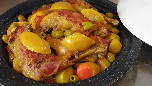 Tagine de poulet aux olives et citron confit – Image 2