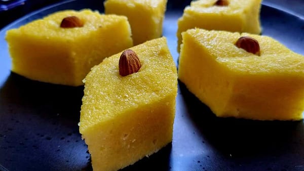 Gâteau de semoule à la fleur d’oranger