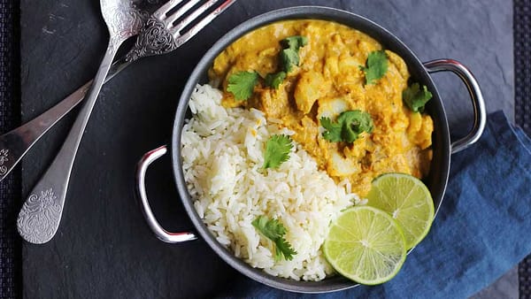 Curry de poisson, crevettes et riz basmati