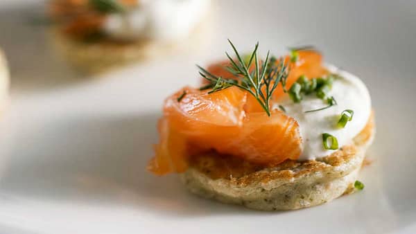 Saumon gravlax et ses blinis maison